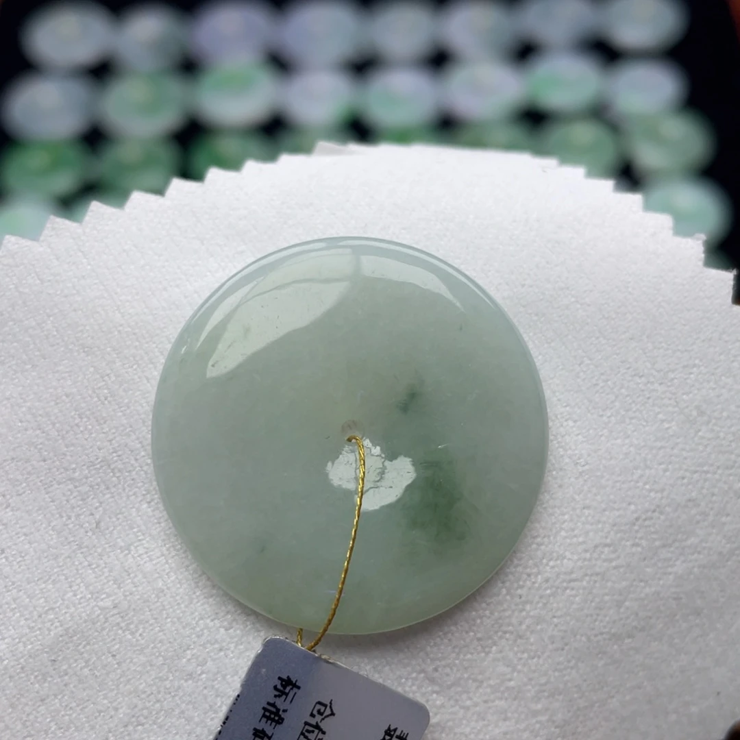 颈饰未镶嵌翡翠平安扣