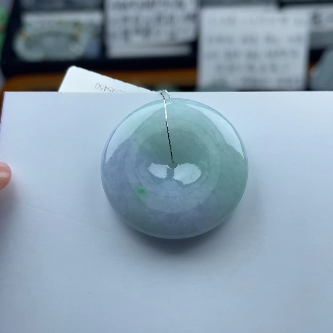 翡翠颈饰未镶嵌平安扣