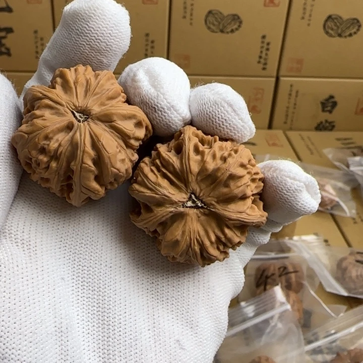 文玩核桃吊坠V****！简单包装玉龙三棱