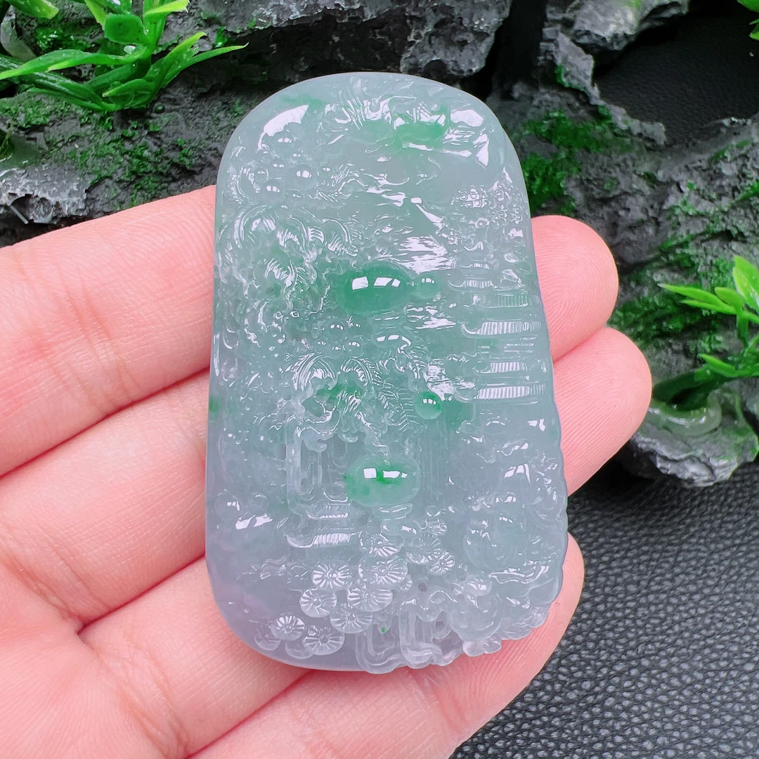 缅甸翡翠白冰起胶精雕山水牌