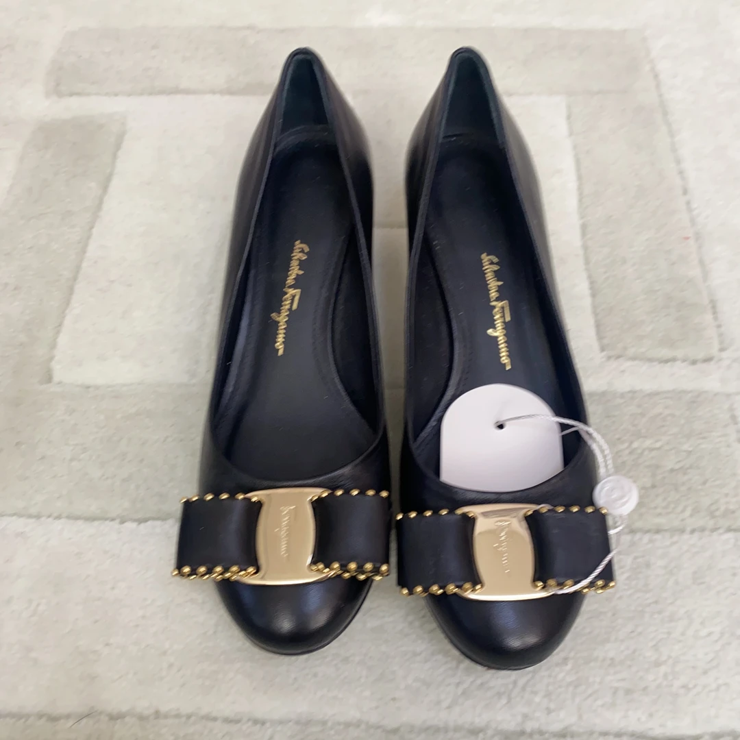 95新 FERRAGAMO/菲拉格慕 麦殿/平底鞋35码/240913HHJZY08