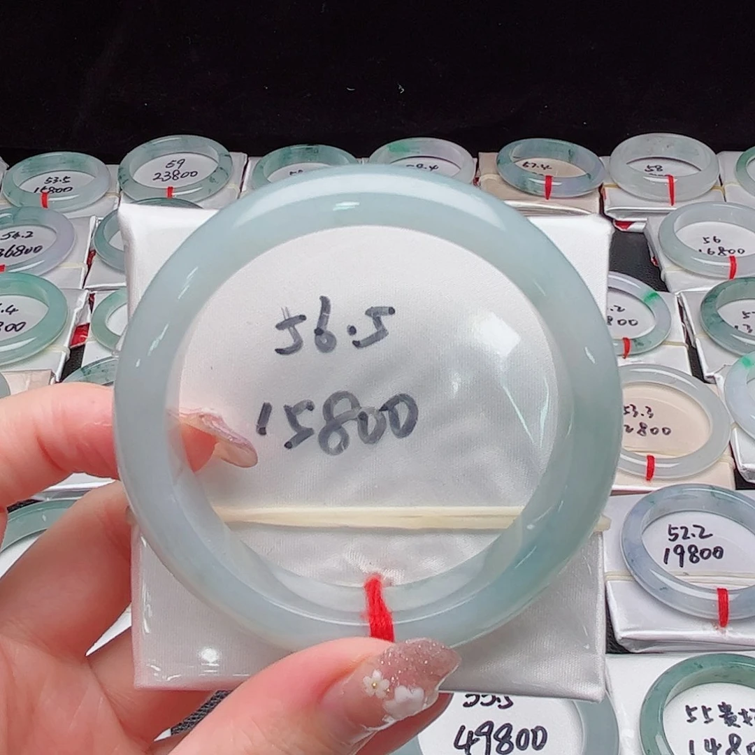 翡翠手镯未镶嵌天然