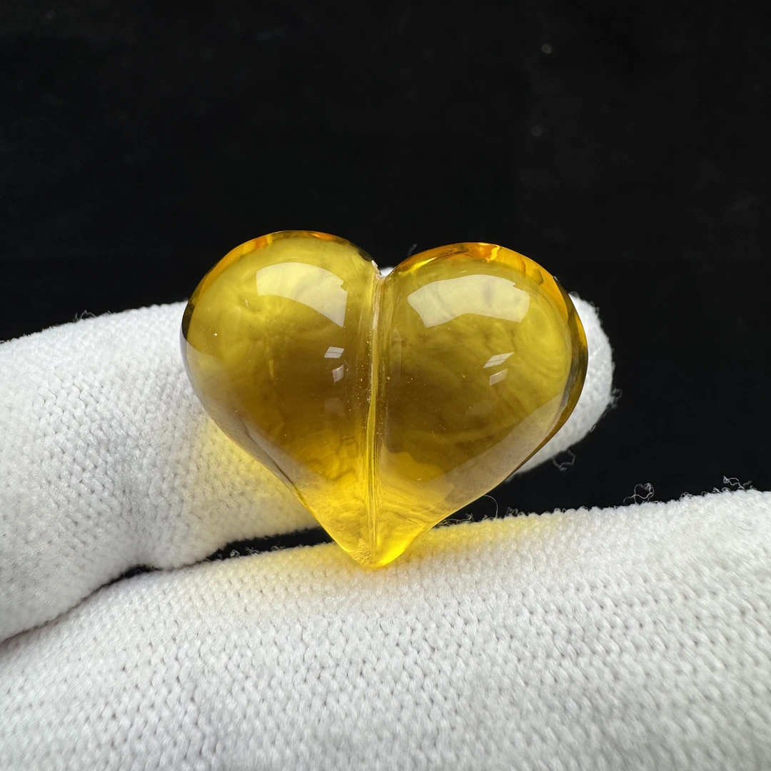 M9268天然原矿蜜蜡爱心25*21mm支持复检