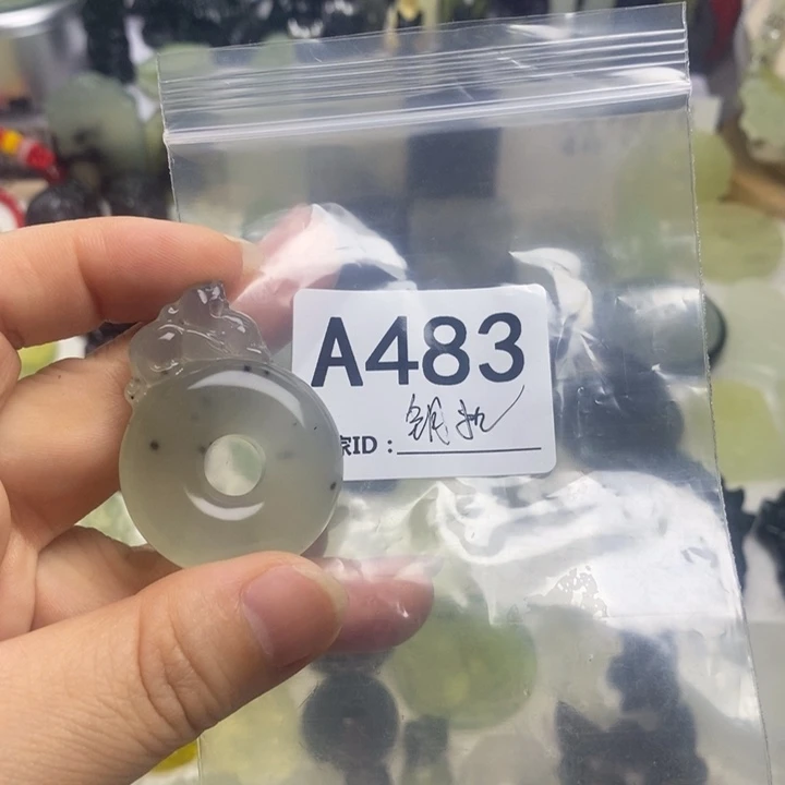 蛇纹石玉合金颈饰大*头