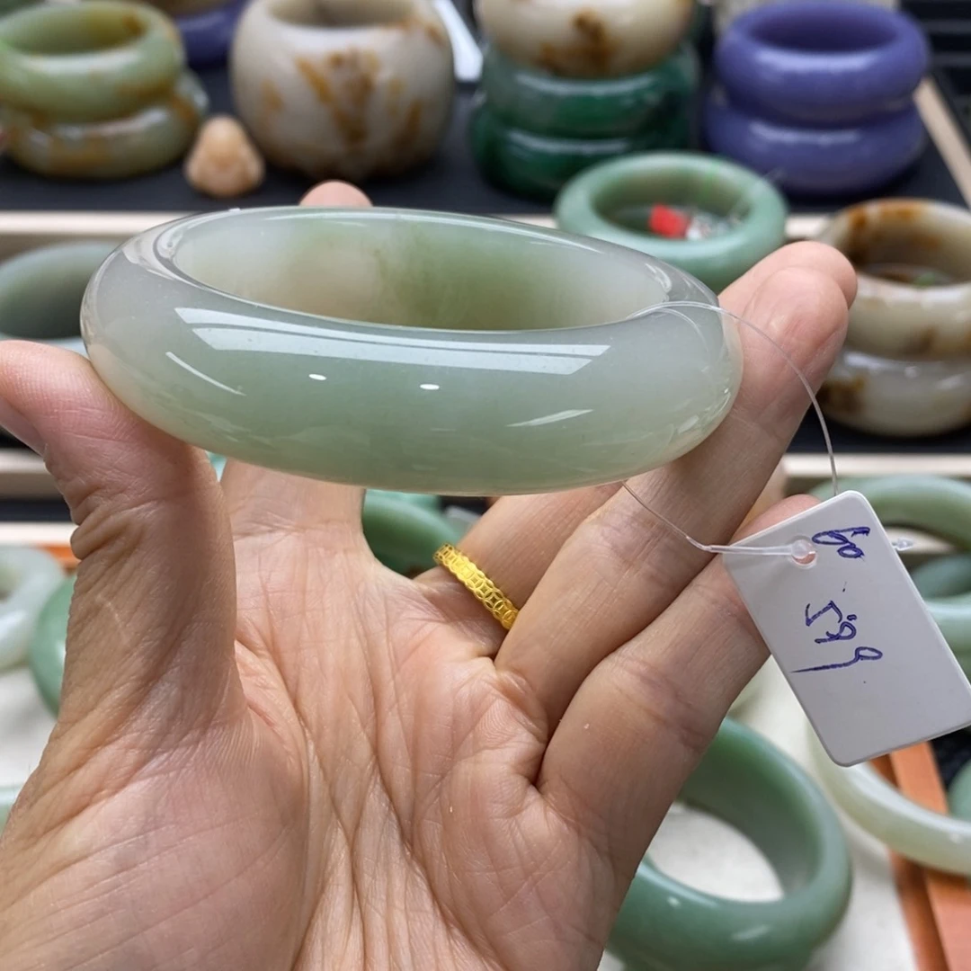 未镶嵌手镯石英质玉草***兔
