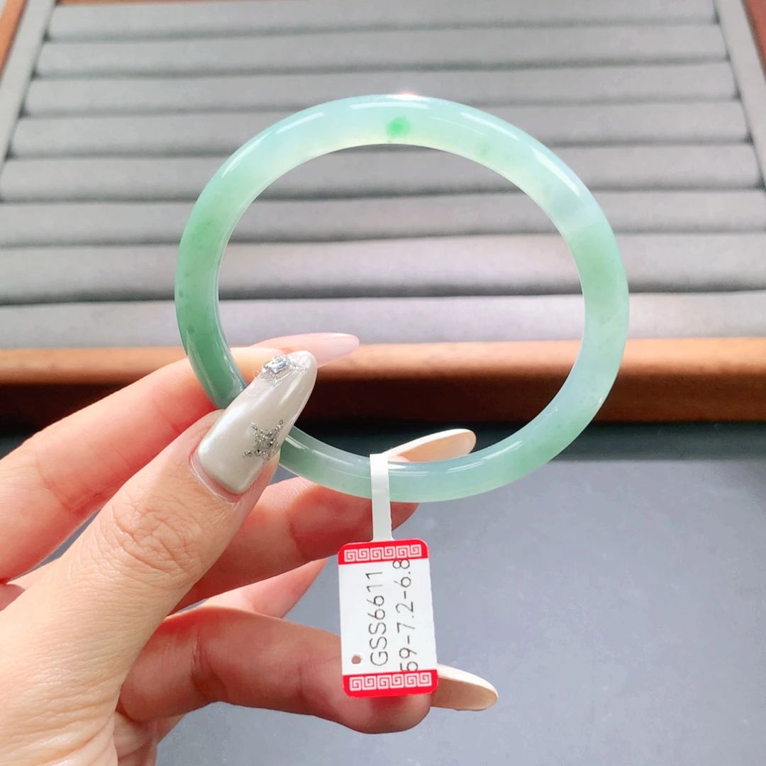 翡翠未镶嵌手镯天然