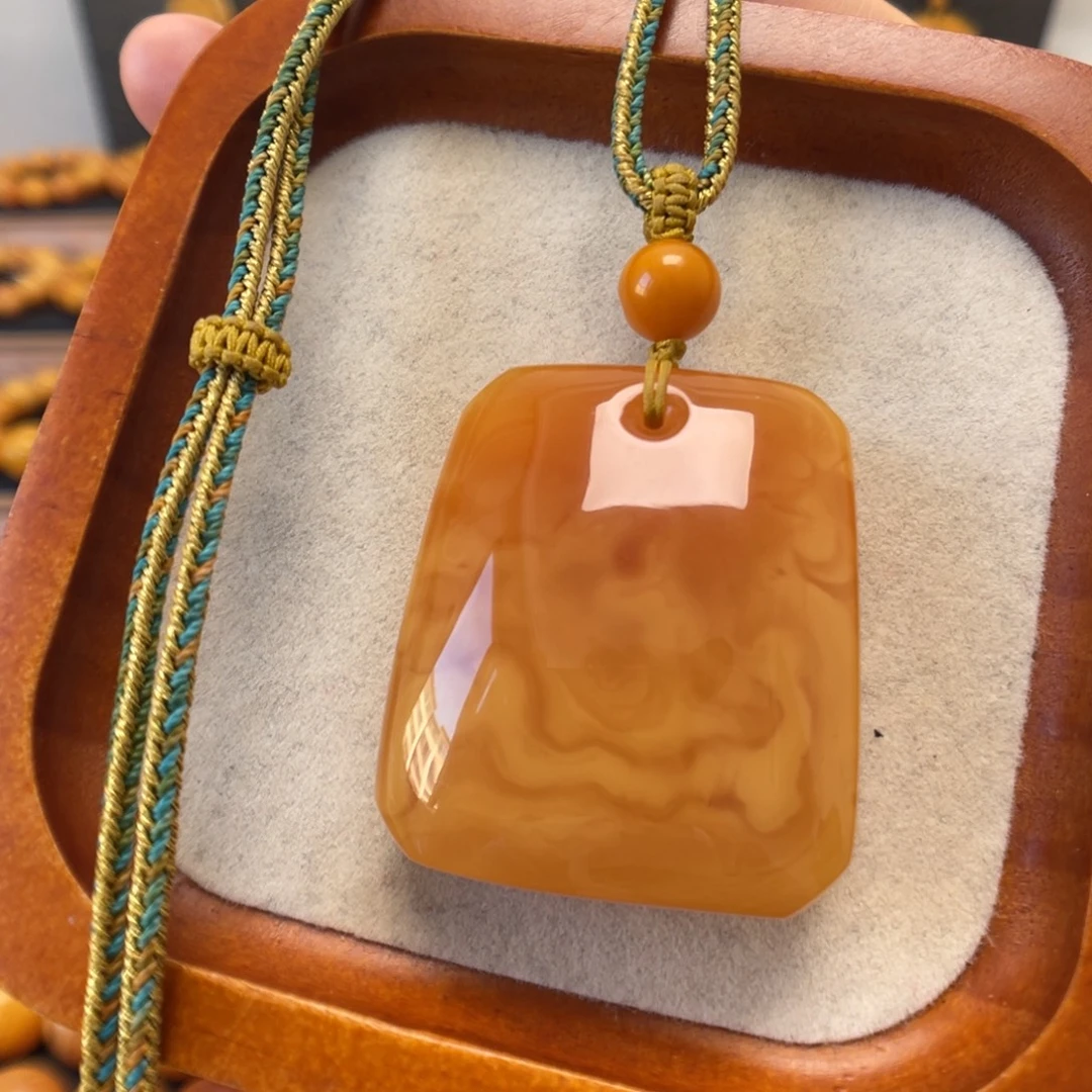 蜜蜡未镶嵌颈饰蜜蜡