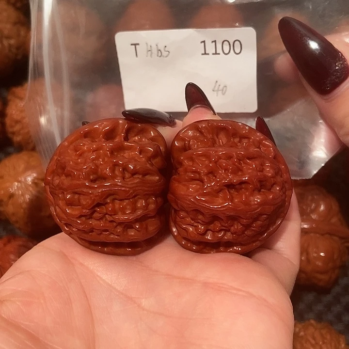 文玩核桃吊坠白狮子40