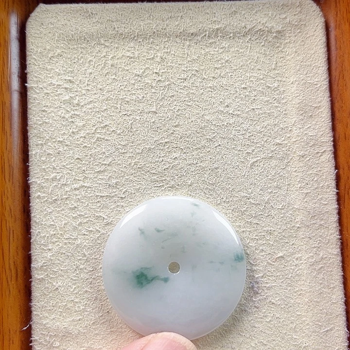 翡翠未镶嵌颈饰孤品