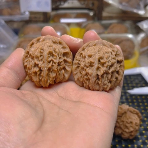 文玩核桃吊坠四座