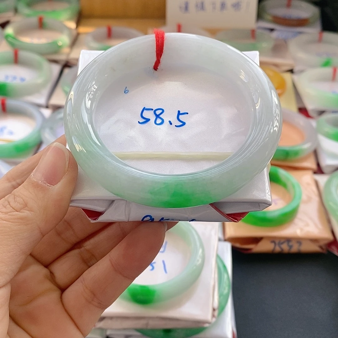 翡翠手镯未镶嵌6号