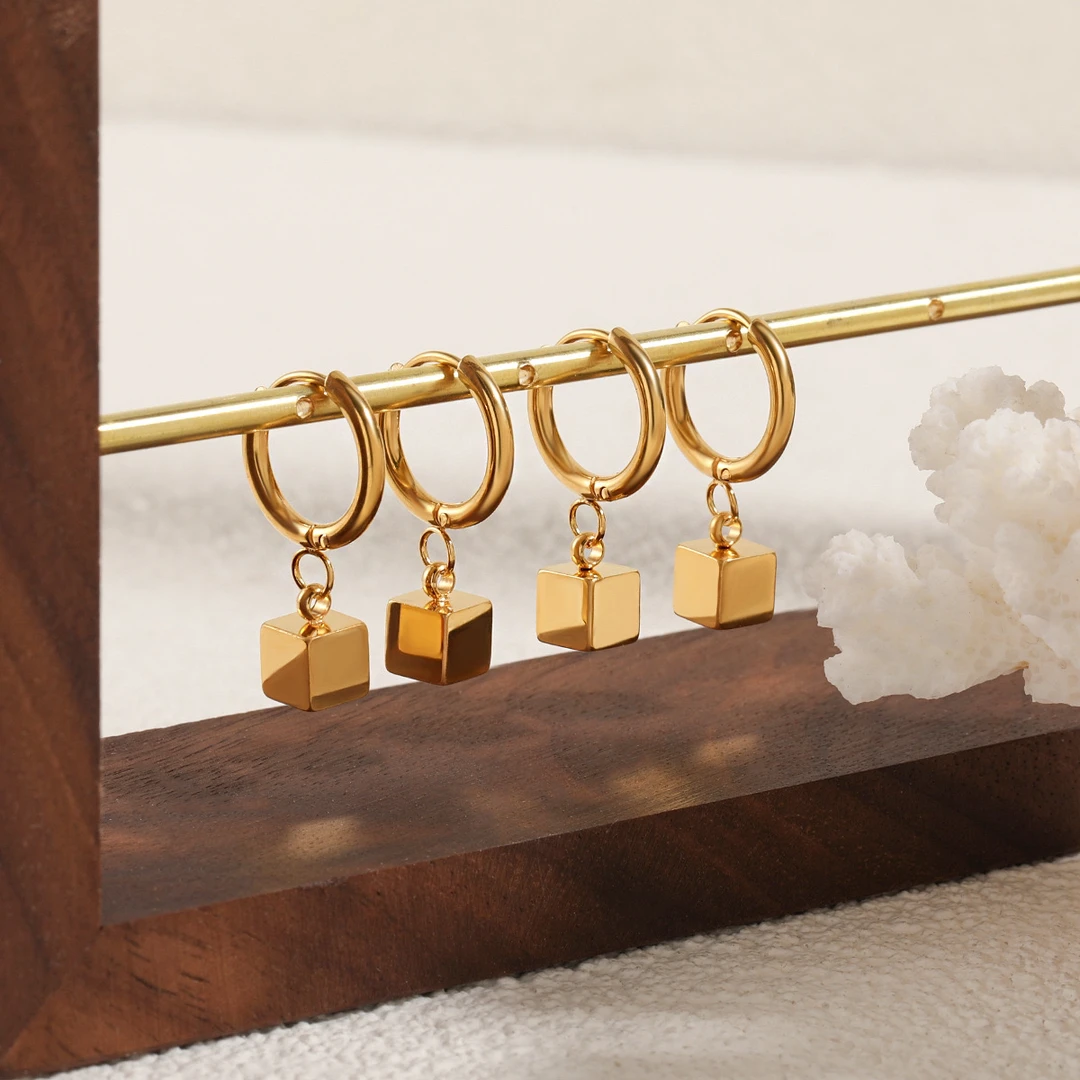 钛钢耳饰 新款小众设计方糖吊坠几何四方块耳扣女时尚个性百搭