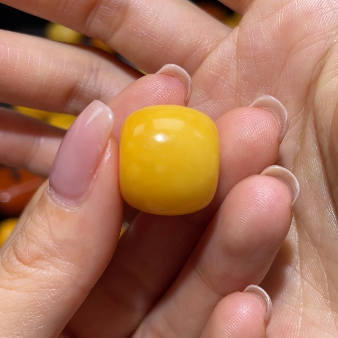 【闪购商品】琥珀裸石未镶嵌墩子