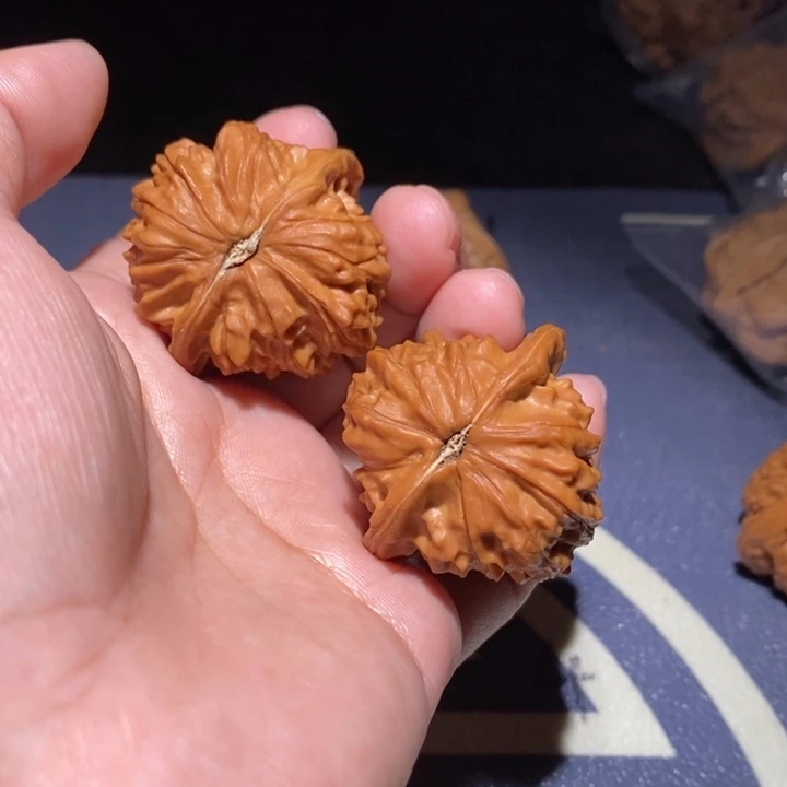 我***.吊坠文玩核桃红樱枪