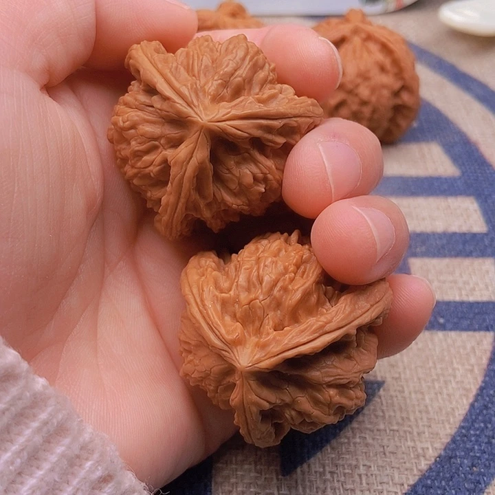 吊坠文玩核桃凹****室三棱