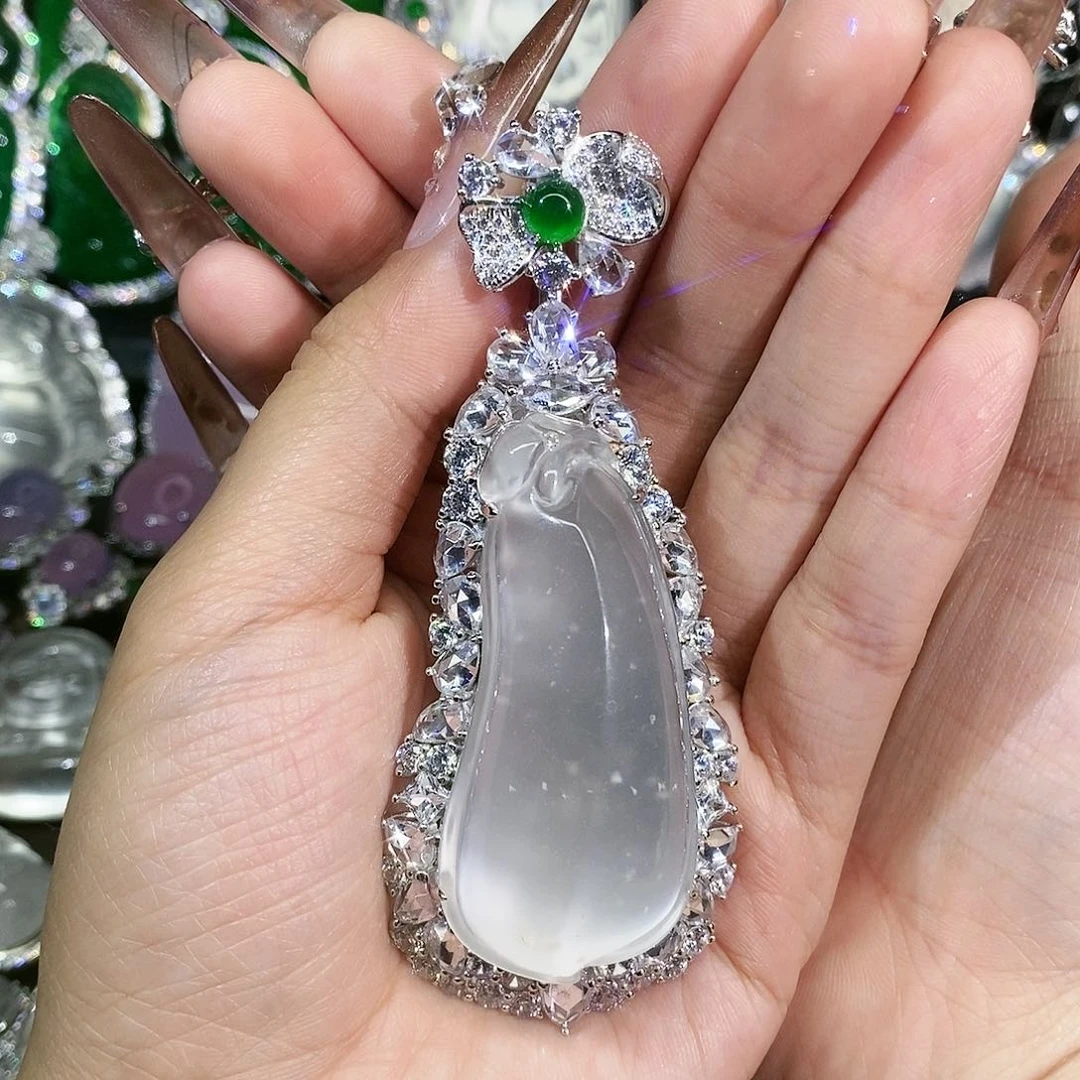 【闪购商品】石英质玉颈饰未镶嵌