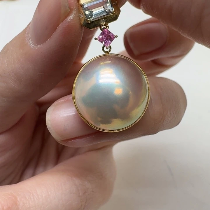 颈饰拼合珍珠（马贝珠）18K金镶嵌