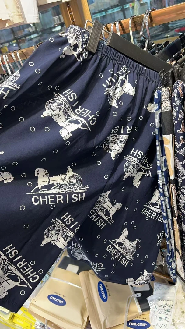 男士泡泡棉夏季薄款休闲大码家居短裤印花宽松裤子男款拍一发二