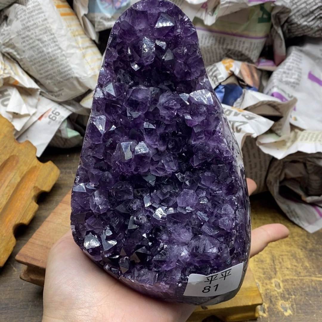 紫晶乌拉圭未镶嵌