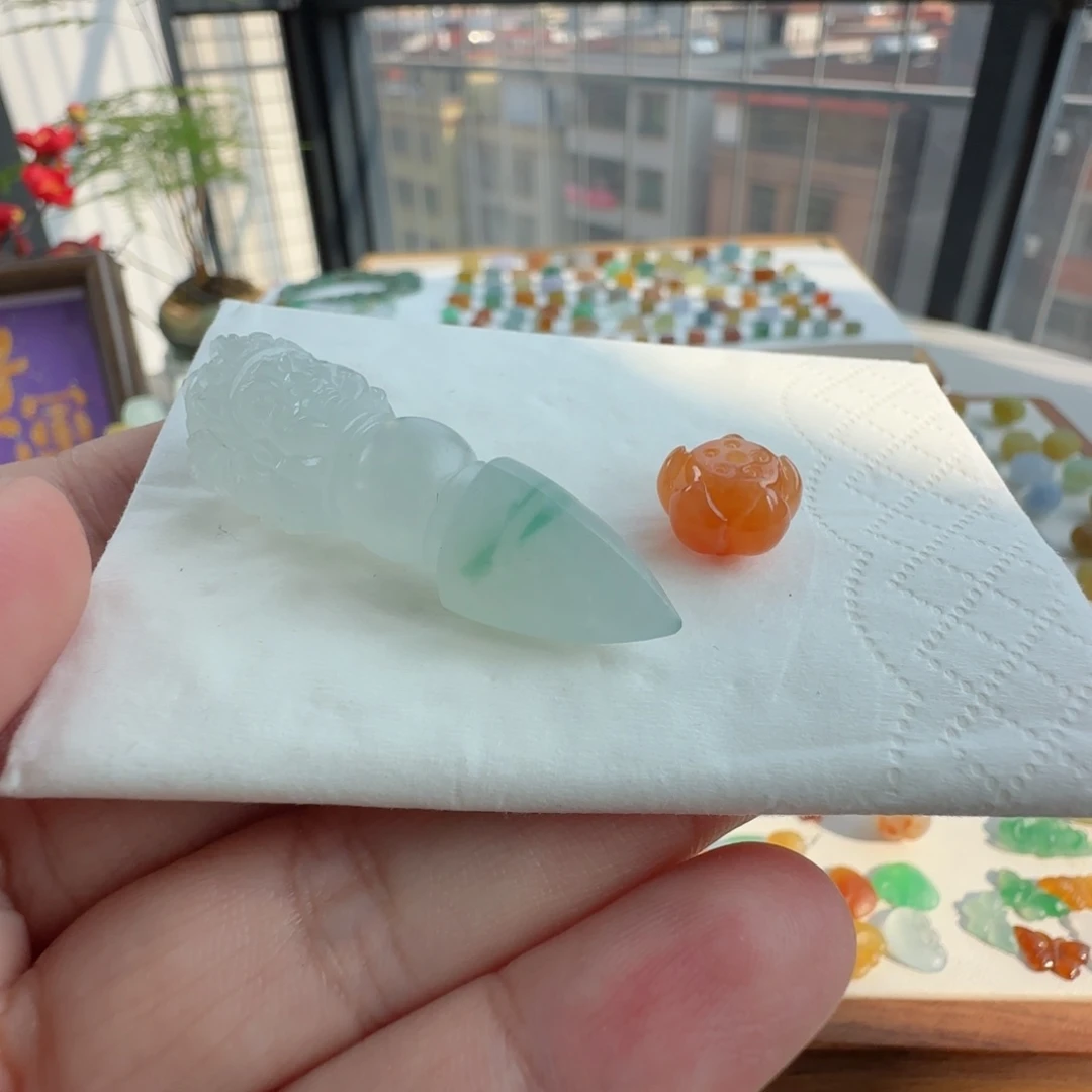 未镶嵌定制翡翠畔***画定制翡翠毛货不退不换