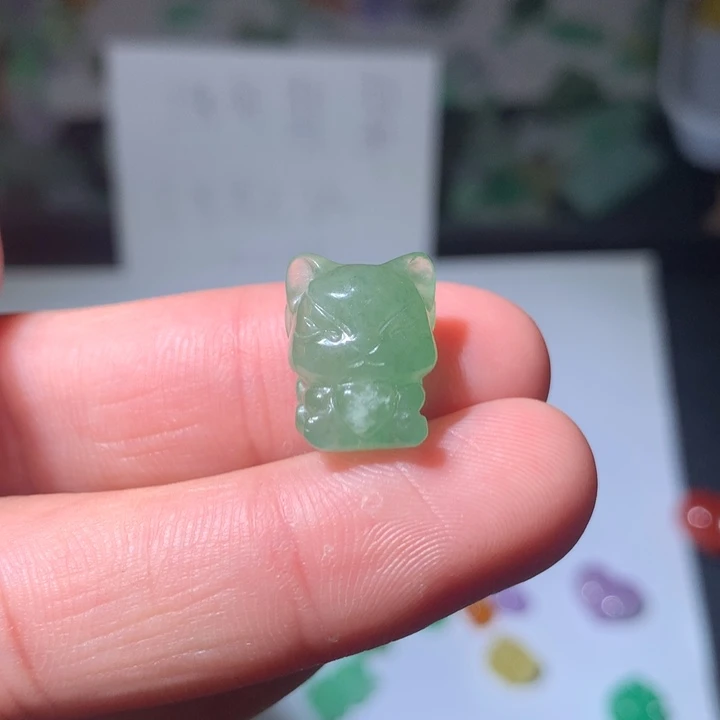 翡翠未镶嵌颈饰挂件