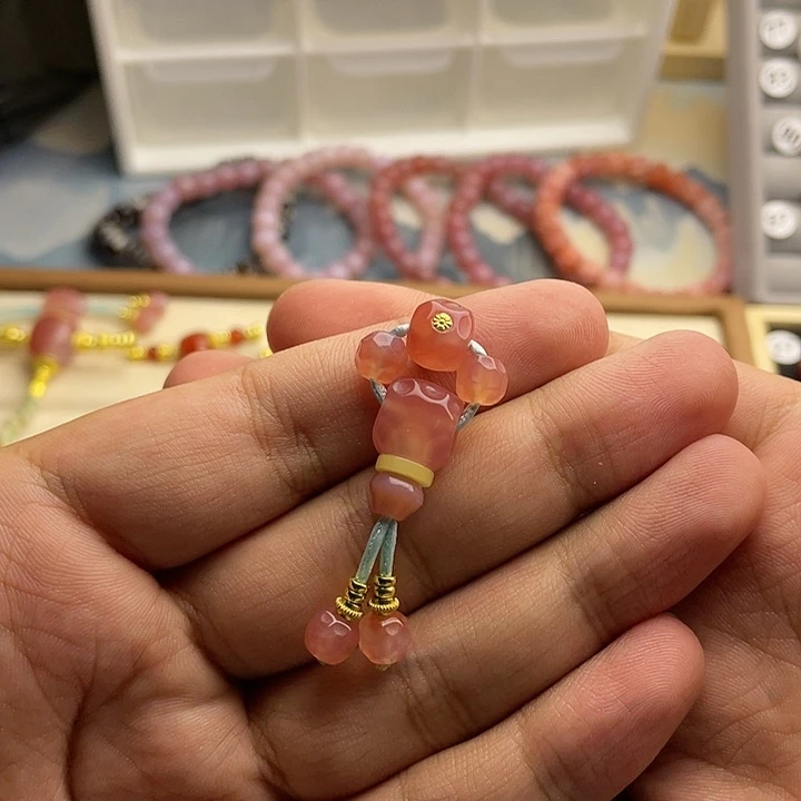 【闪购商品】玛瑙/玉髓饰品未镶嵌正**娘