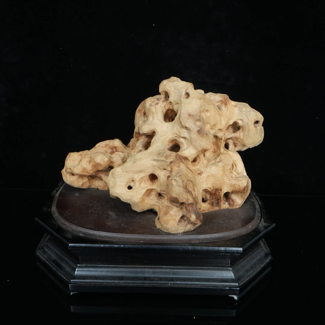 6753 西马高山料沉香太湖石 21x17.5x17cm  474.6g