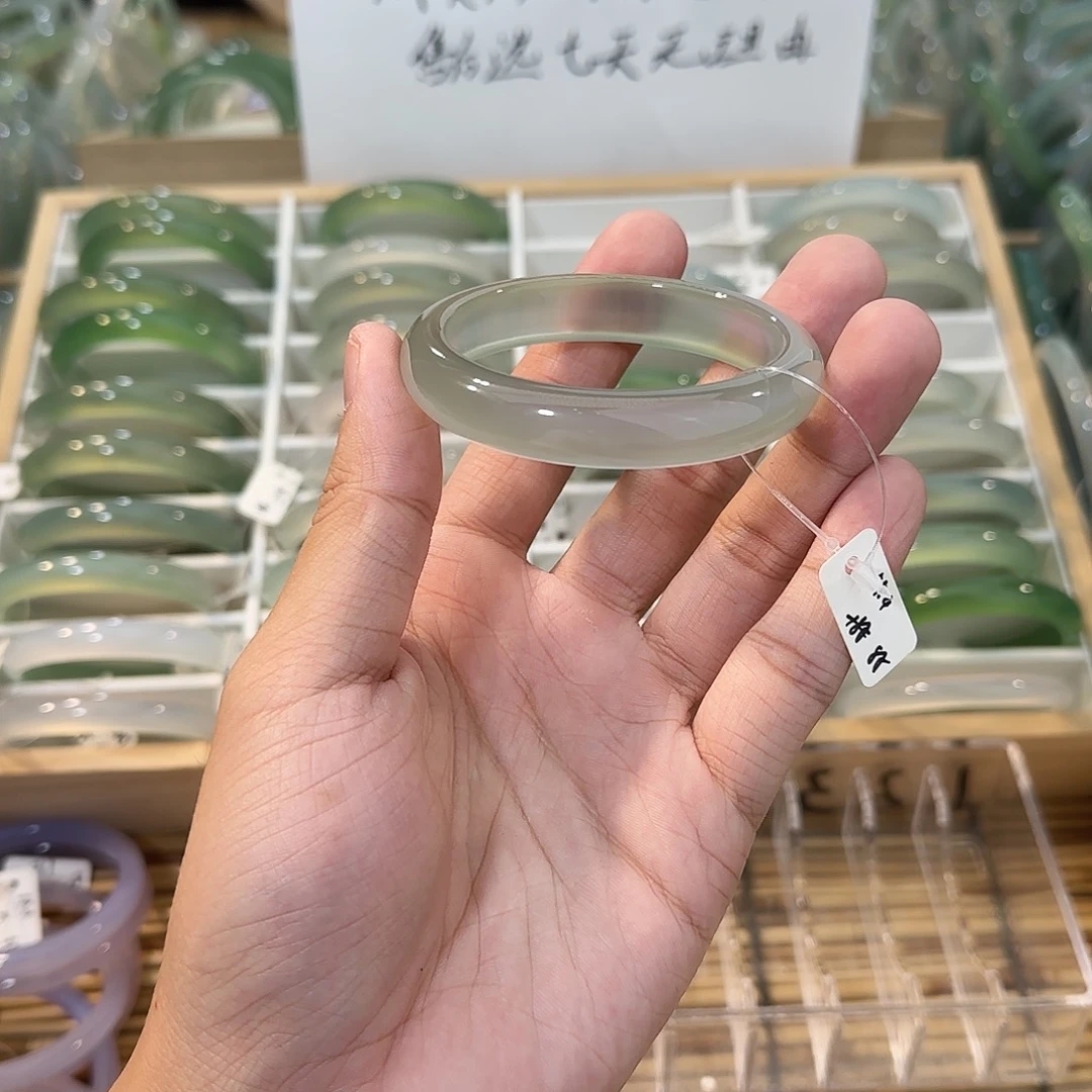 玛瑙/玉髓未镶嵌手镯圈口54.4