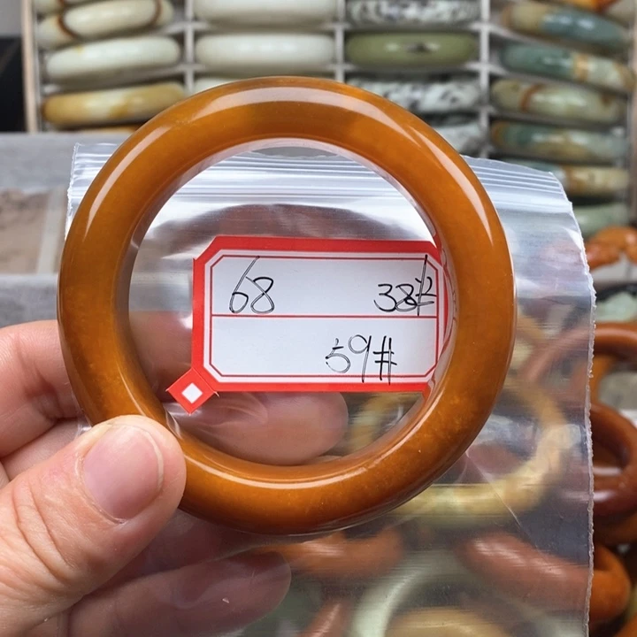 未镶嵌蛇纹石玉颈饰J****亮