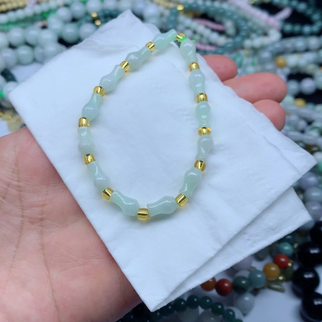 翡翠未镶嵌颈饰珠子