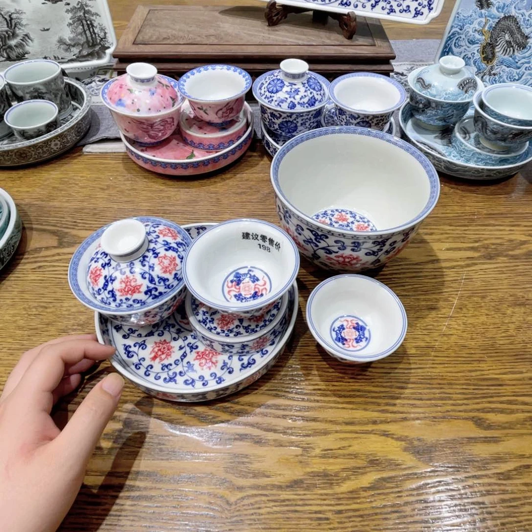 景德镇陶瓷套组内含6个小压手