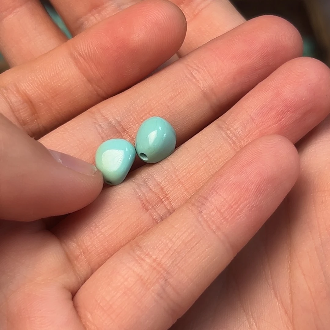 绿松石未镶嵌配饰行*