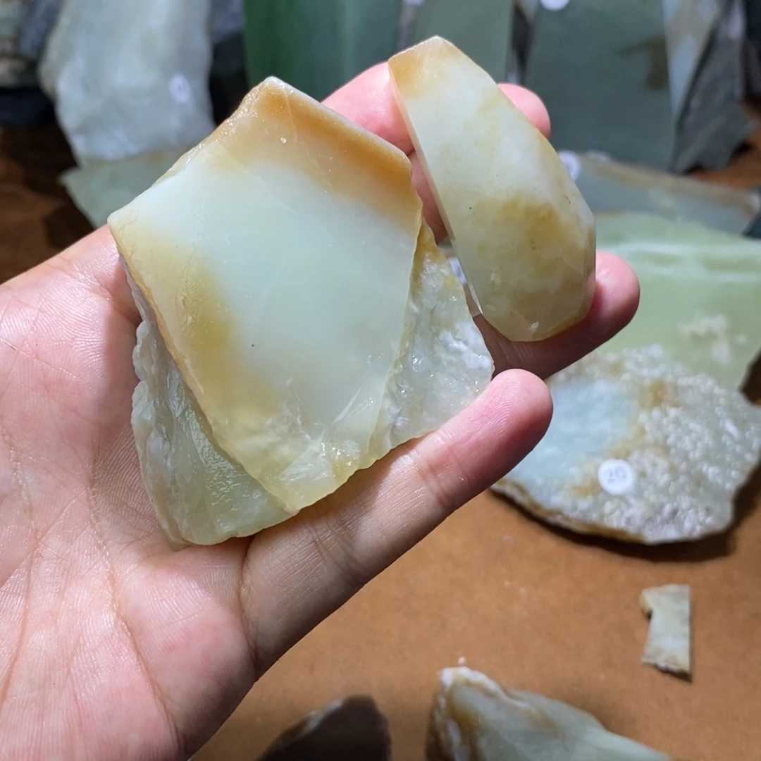 未镶嵌和田玉珠宝半成品在*吧