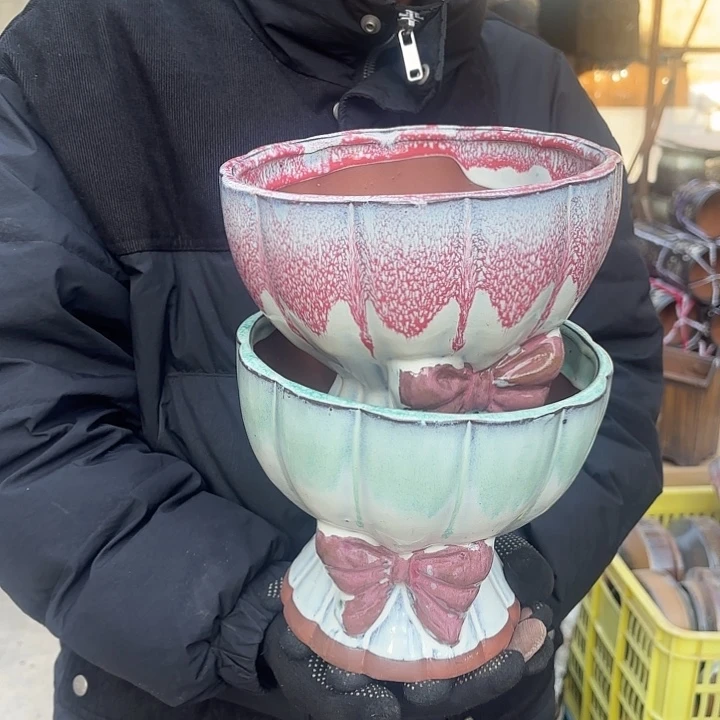 红陶粉莲花两个19.5*17