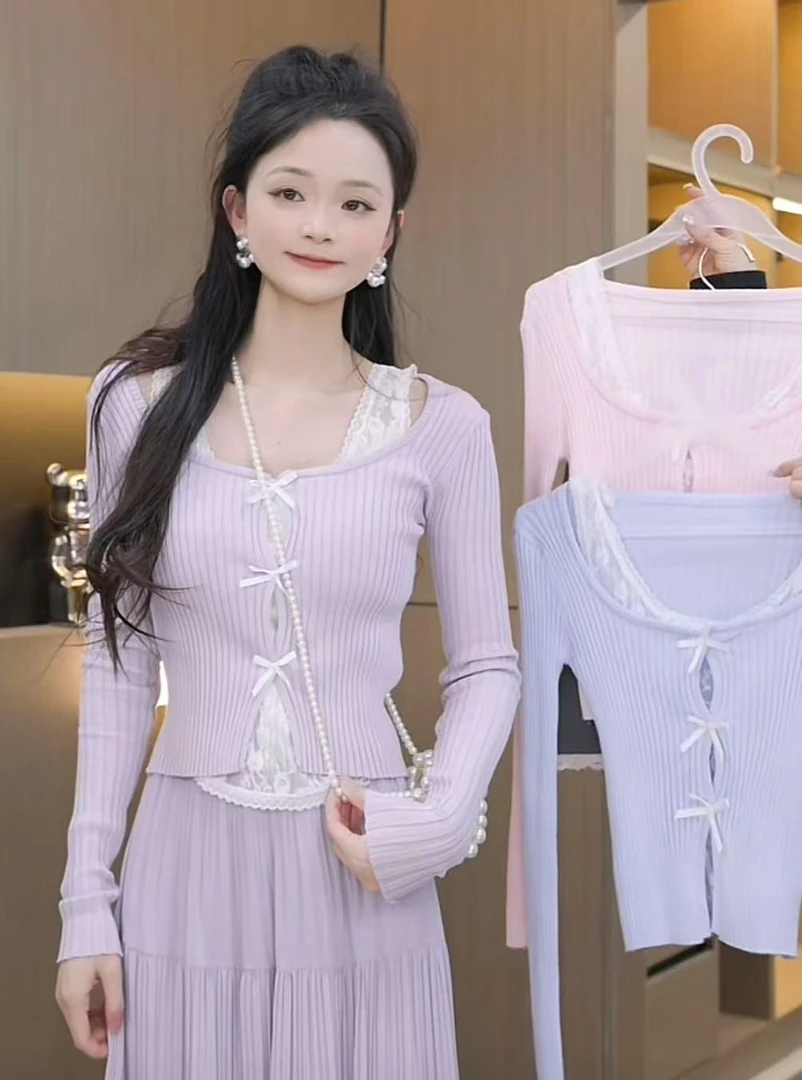 【秀宝女装】温柔风百搭假两件蕾丝拼接打底针织衫XB4739