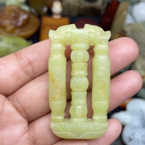 蛇纹石玉未镶嵌颈饰8