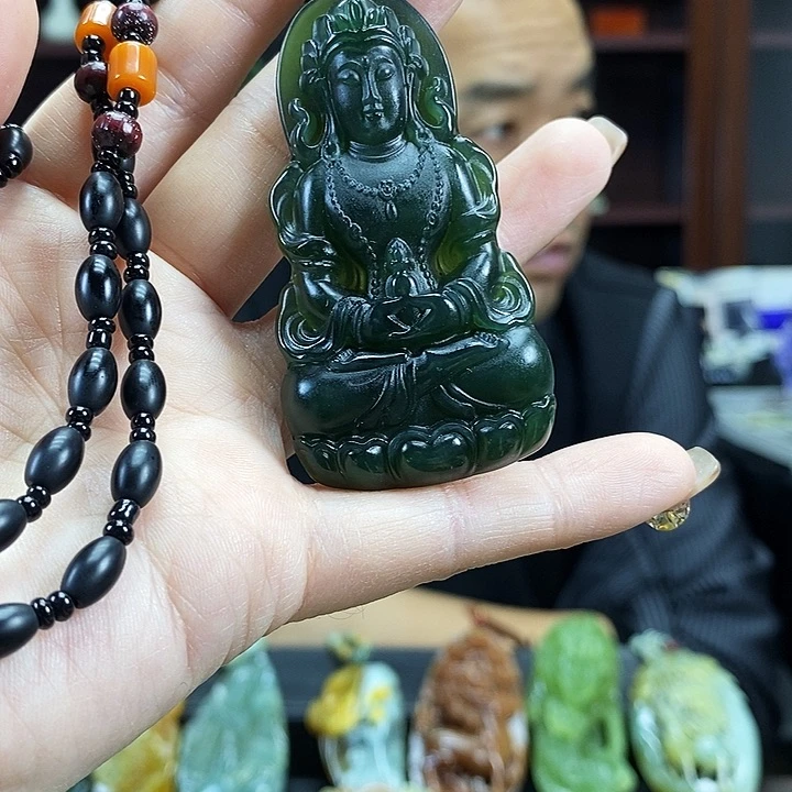 蛇纹石玉吊坠未镶嵌