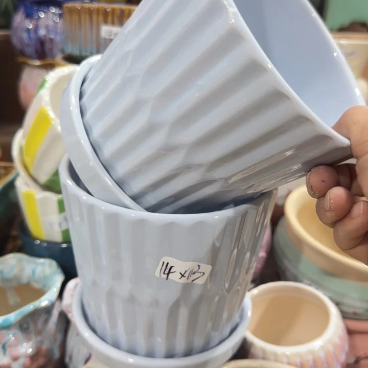 凑9块包邮，有孔，花盆