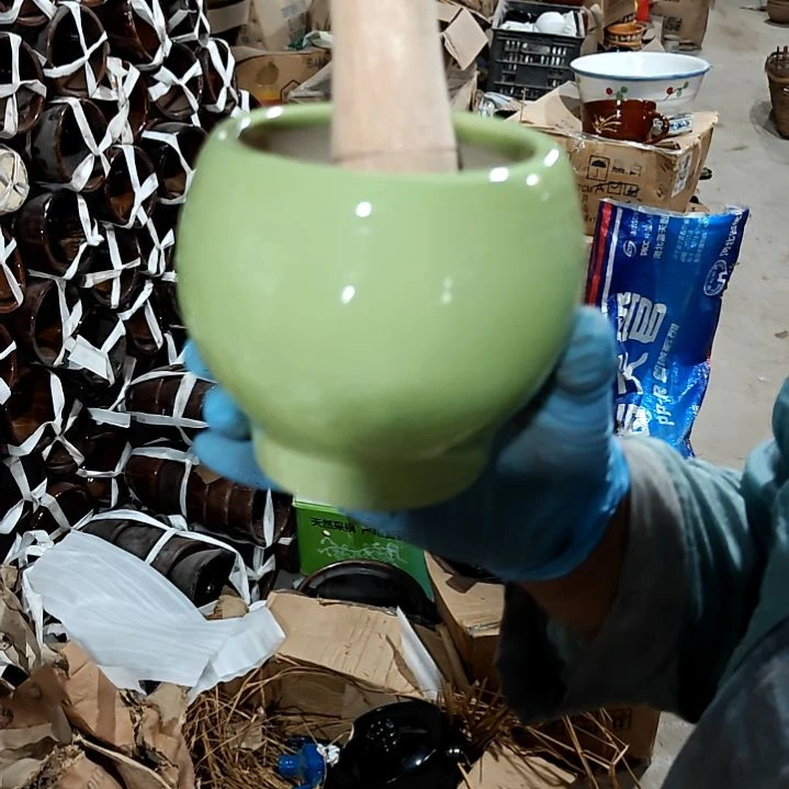 摆件盘子碗茶壶啥都有