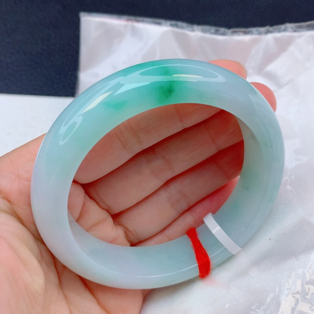 翡翠未镶嵌手镯57圈  轮胎