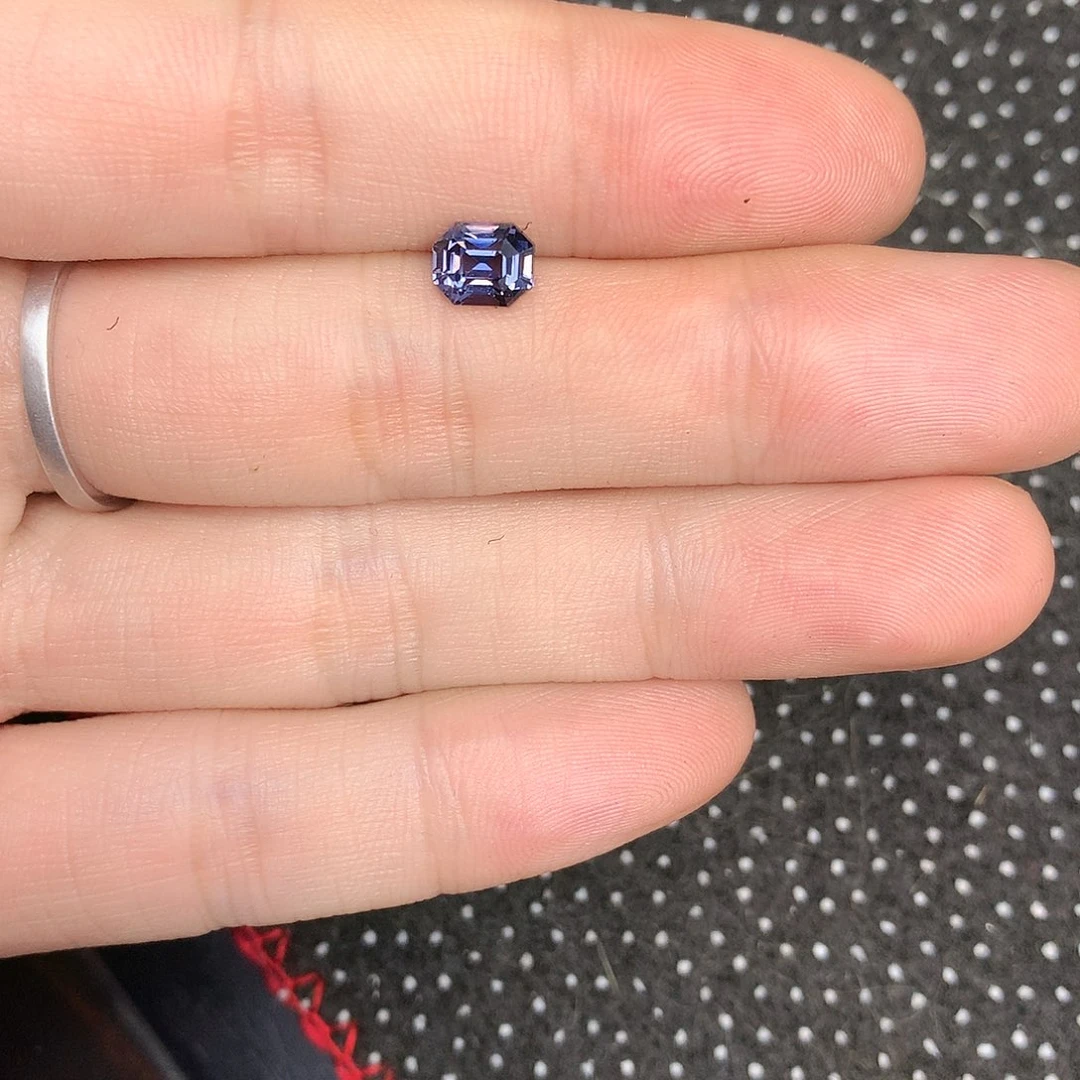 尖晶石裸石未镶嵌