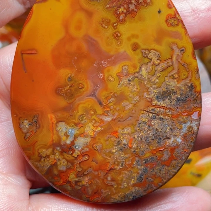 玛瑙/玉髓战国红玛瑙挂件未镶嵌