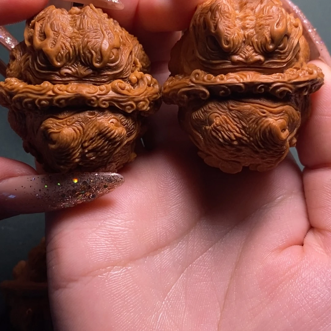 。***文玩核桃蛤蟆头龙蟾双面回血