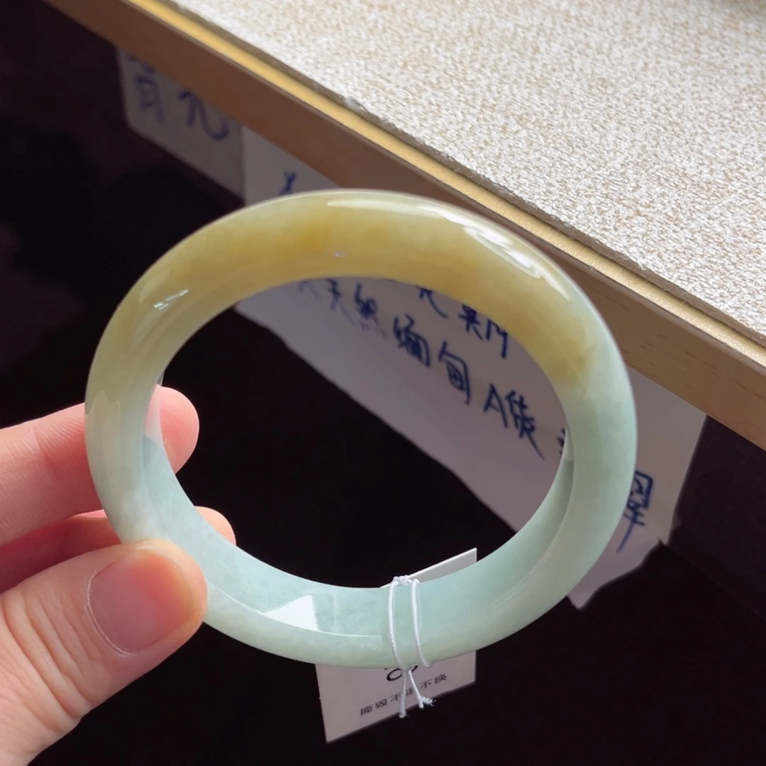 翡翠未镶嵌手镯手镯