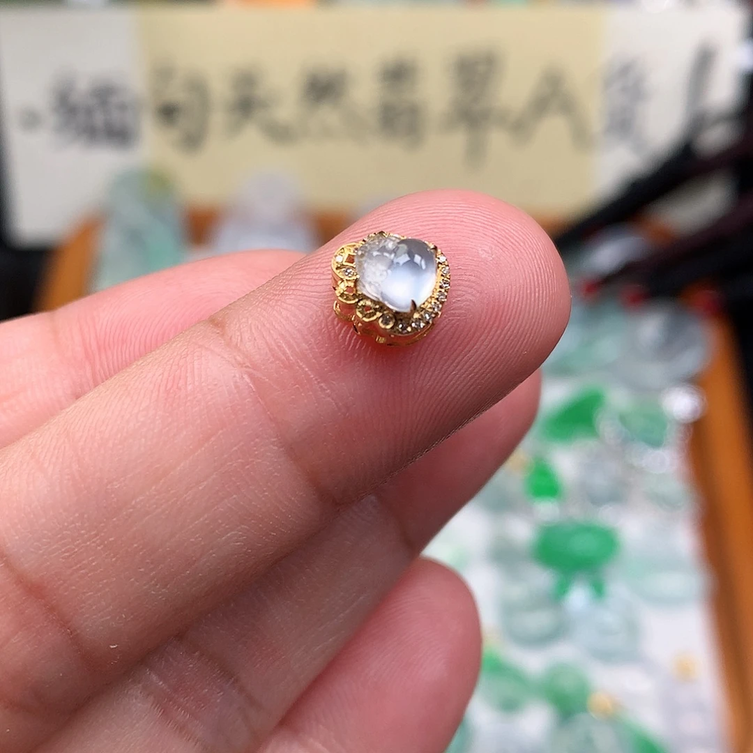 翡翠裸石18K金镶嵌缅甸天然A货翡翠冰种金蟾