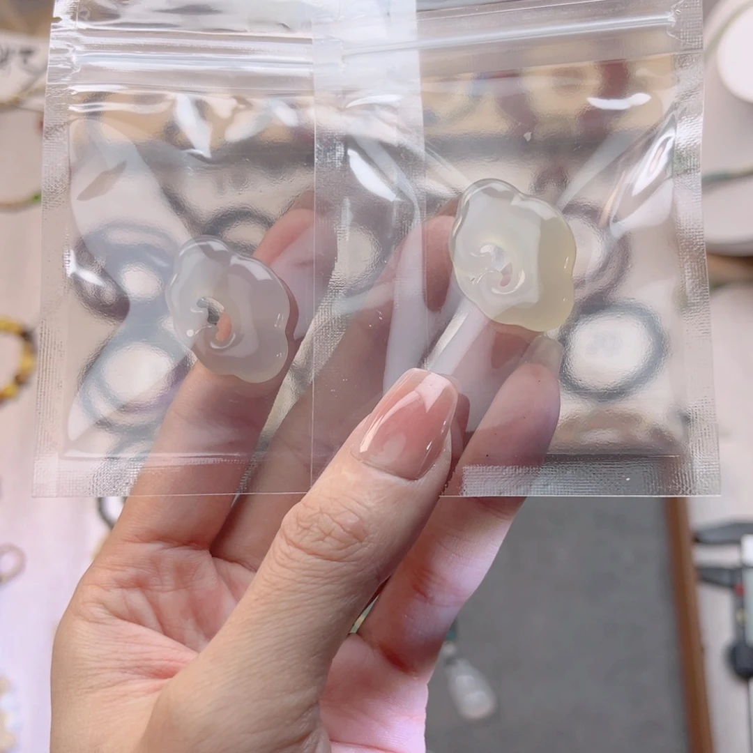 白玉菩提吊坠太****岑白玉菩提祥云