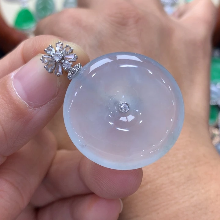 翡翠吊坠(不含链)18K金镶嵌