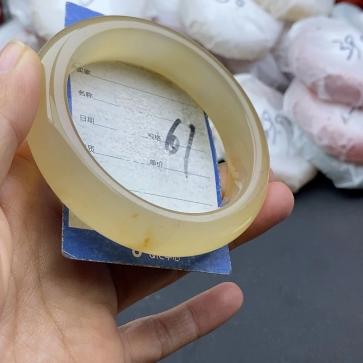 石英质玉未镶嵌手镯