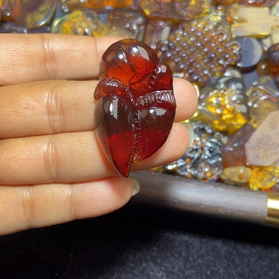 阿***翛琥珀未镶嵌颈饰缅甸天然琥珀吊坠