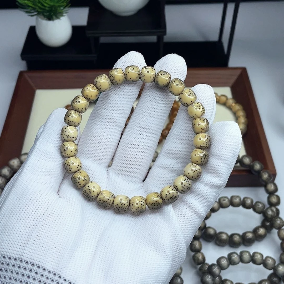 星月菩提吊坠9×8通体留白石玉料打底A07